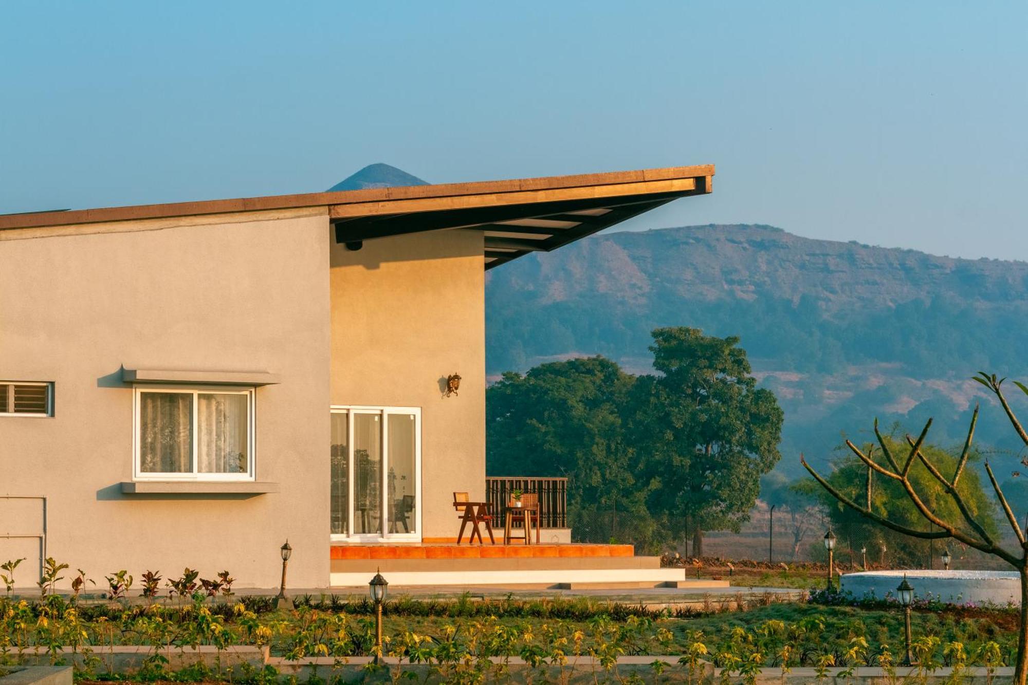 Saffronstays Sarvam - 3Bdr Wada-Inspired Pool Villa In Igatpuri Exterior photo